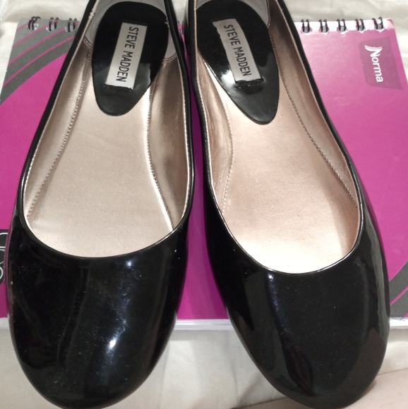 Shoes - Picture 2 of 5